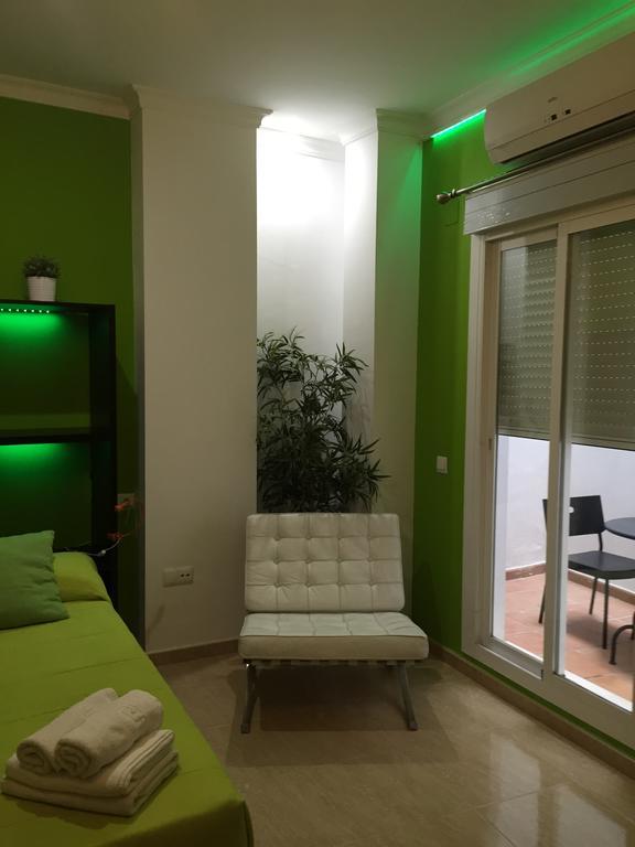 Apartamentos Gold Málaga Oda fotoğraf
